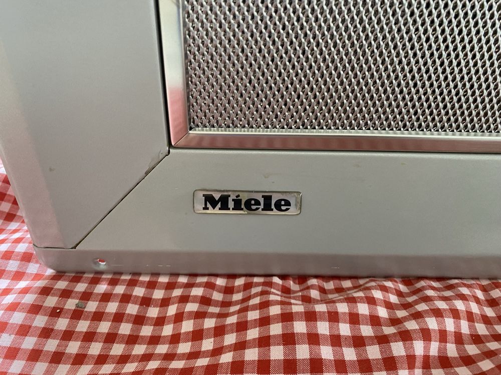 Okap szafkowy 53 cm MIELE DA362 metalowy filtr