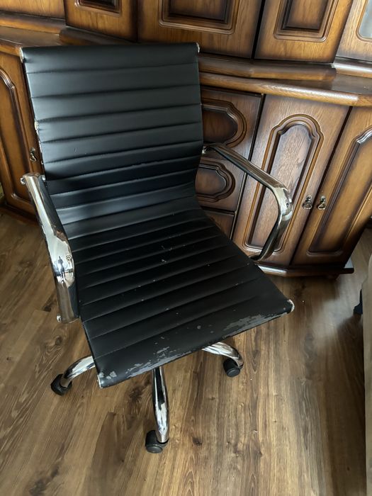 Fotel obrotowy biurowy uzywany dobry stan