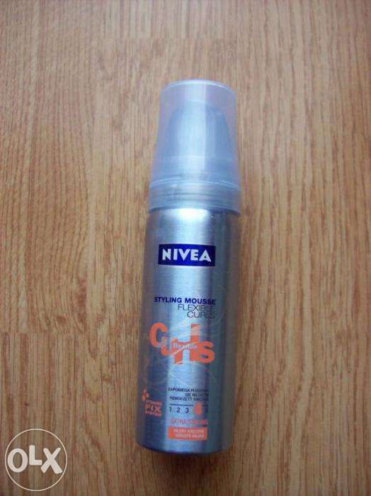 Pianka do włosów Nivea flexible curls 50 ml