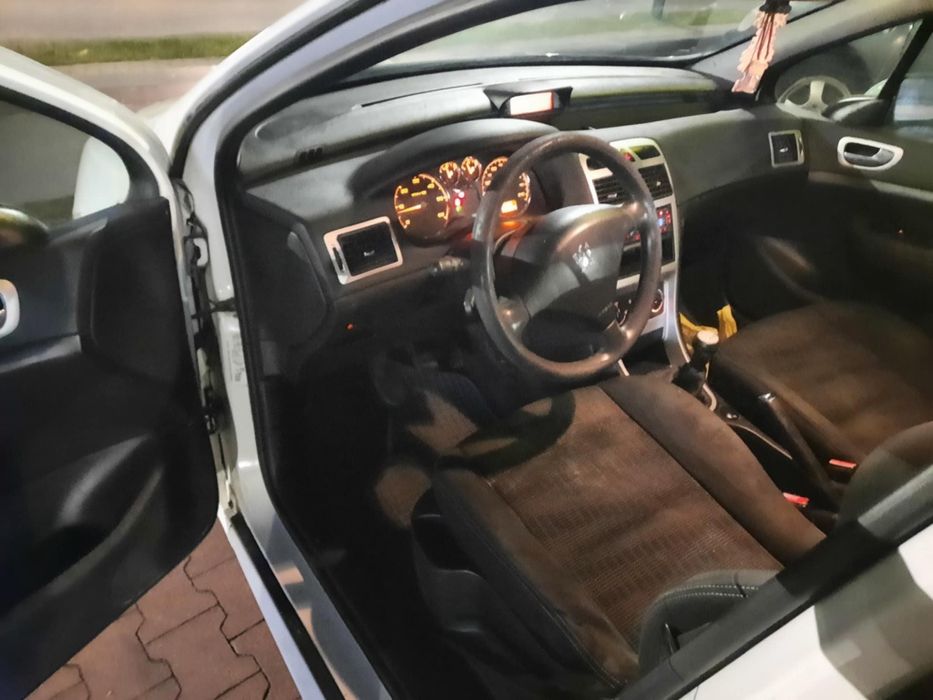 Peugeot 307  1.6 HDI diesel rok 2007