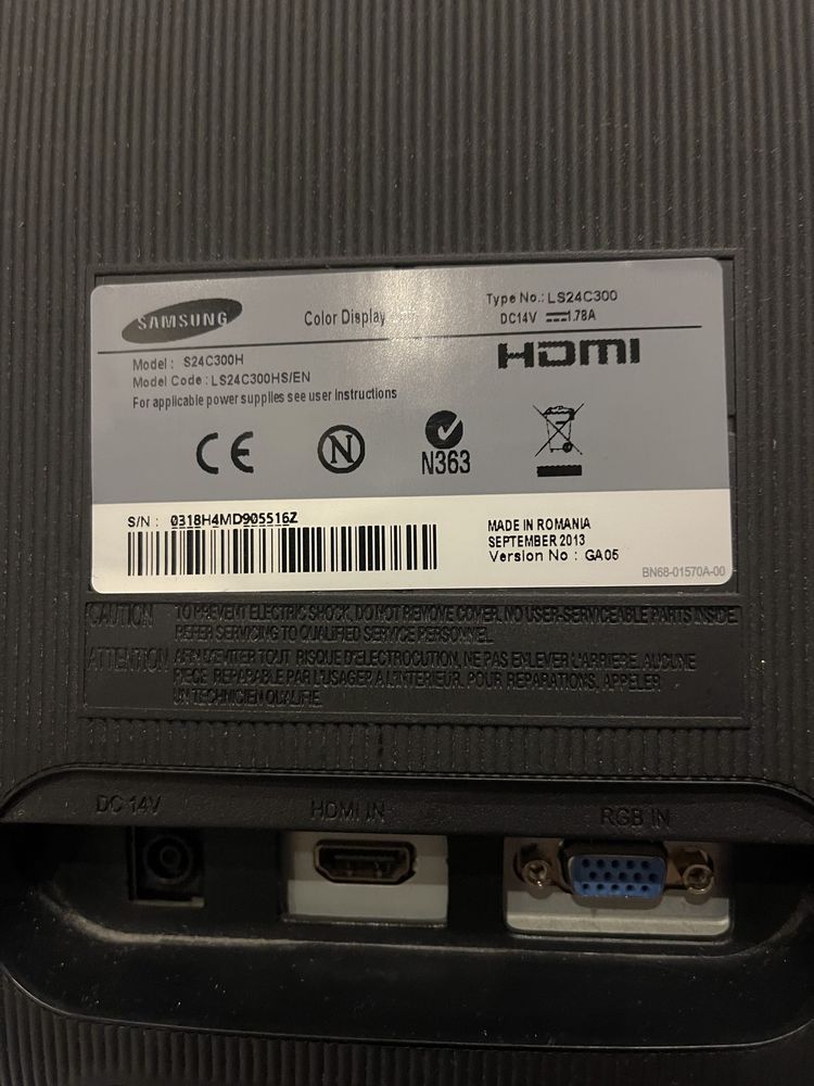 Samsung S24C300H (HDMI) czarno-czerwony