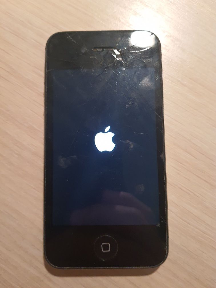 iPhone 4s, Блокировка айклауда