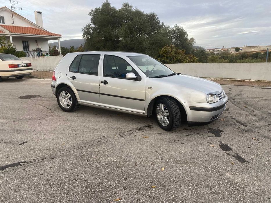 Golf MK4 ano 2000 motor 1.4 gasolina carro em perfeito estado