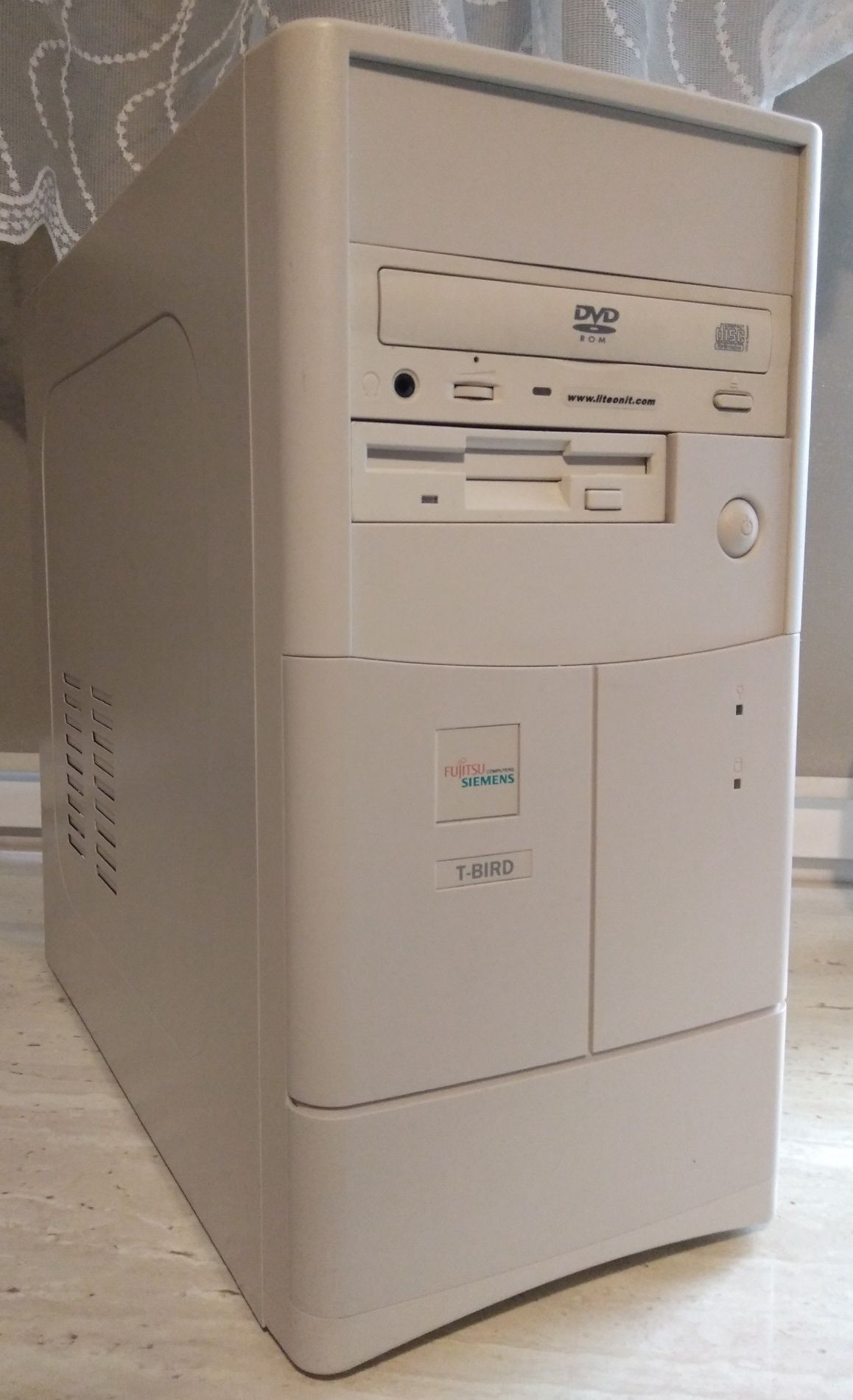 Komputer Pentium3 GeForce2 Aureal Vortex mATX