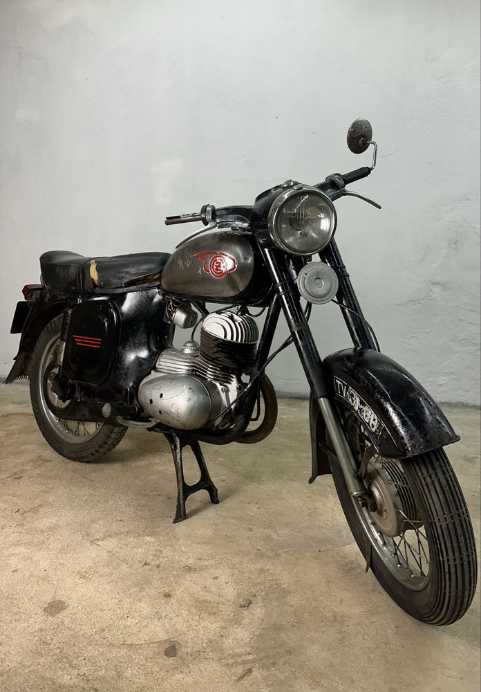 Moto Jawa CZ 175