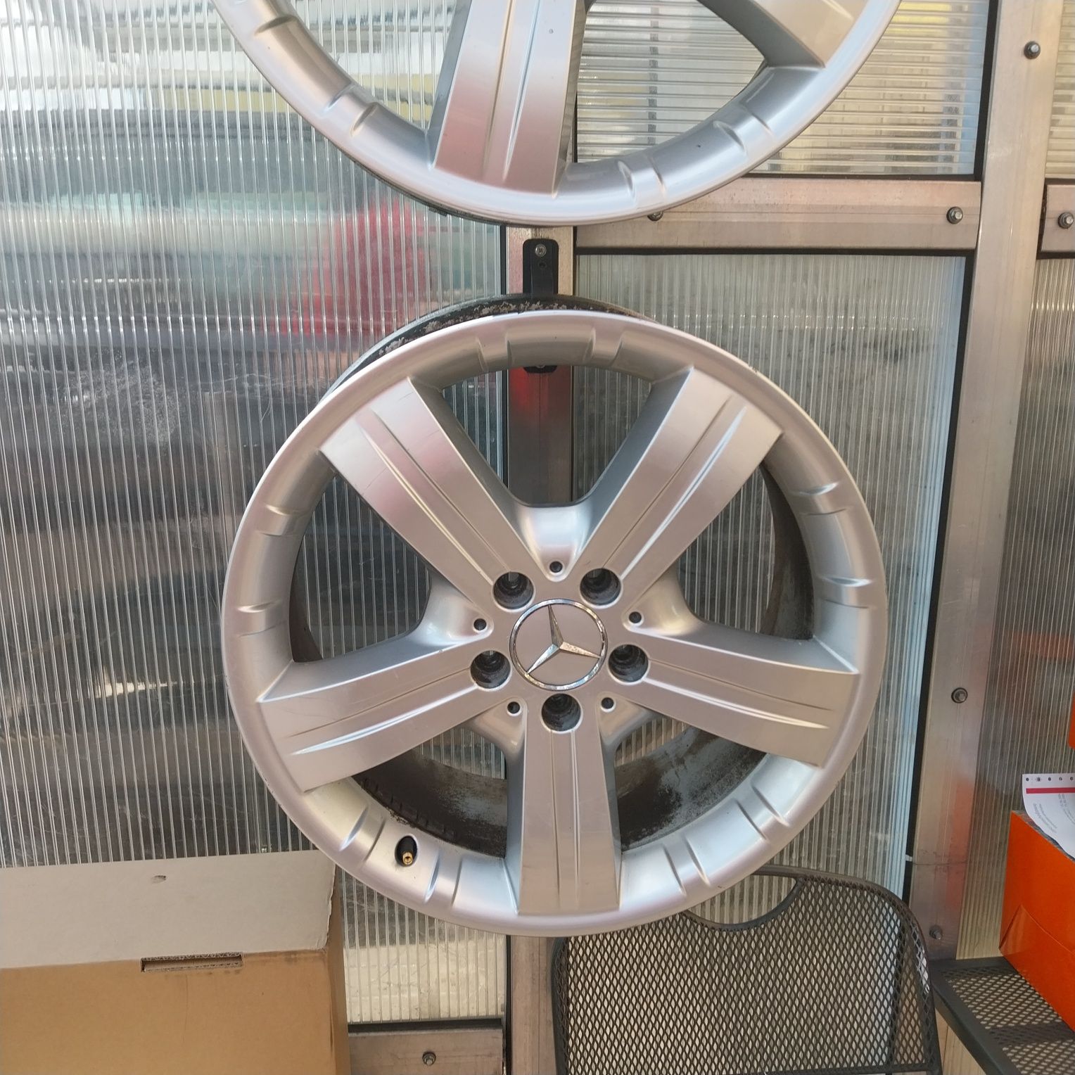 Oryginalne Felgi Aluminiowe Mercedes R18 5x112 8J ET 53