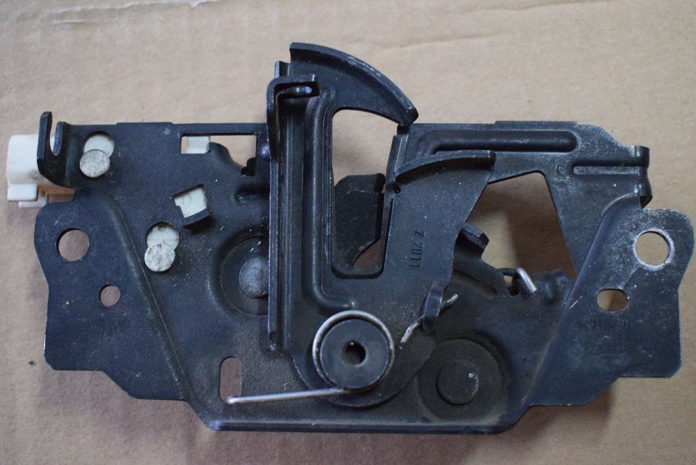 Zamek maski linka klamka Ford Focus mk3