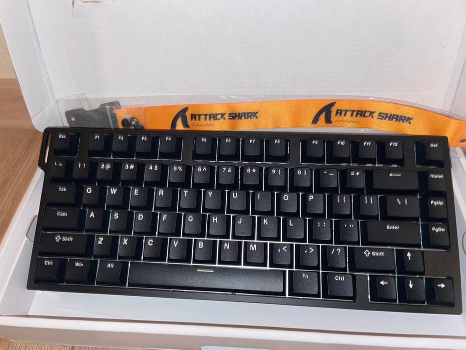 Attack shark r82 !NEW! магнітна клавіатура в 2 кольорах