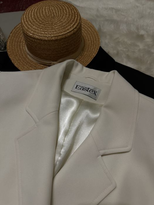 Красивый нарядный белый жакет пиджак размер М