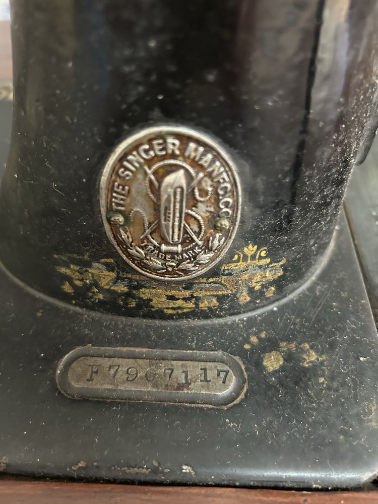 Maquina de costura para coleção e decoração