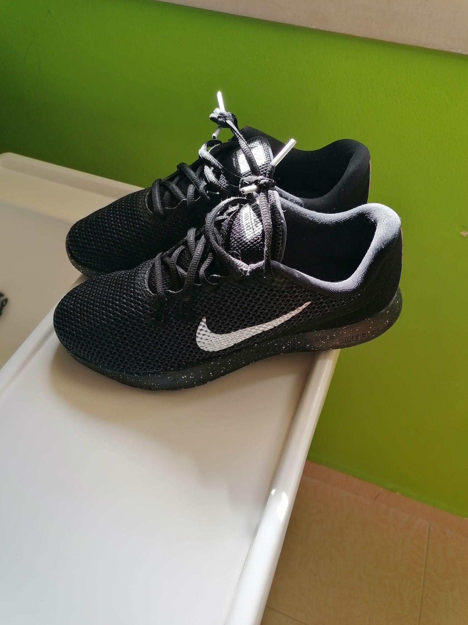 Ténis NIKE FLEX TR7 - NOVOS - TAM 38