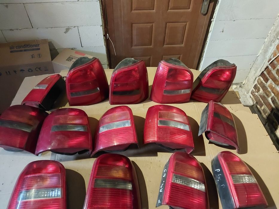 Audi a4 b5 kombi prawa lewa tylna lampa tył wkład