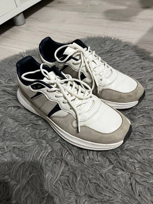 Кросівки Reserved