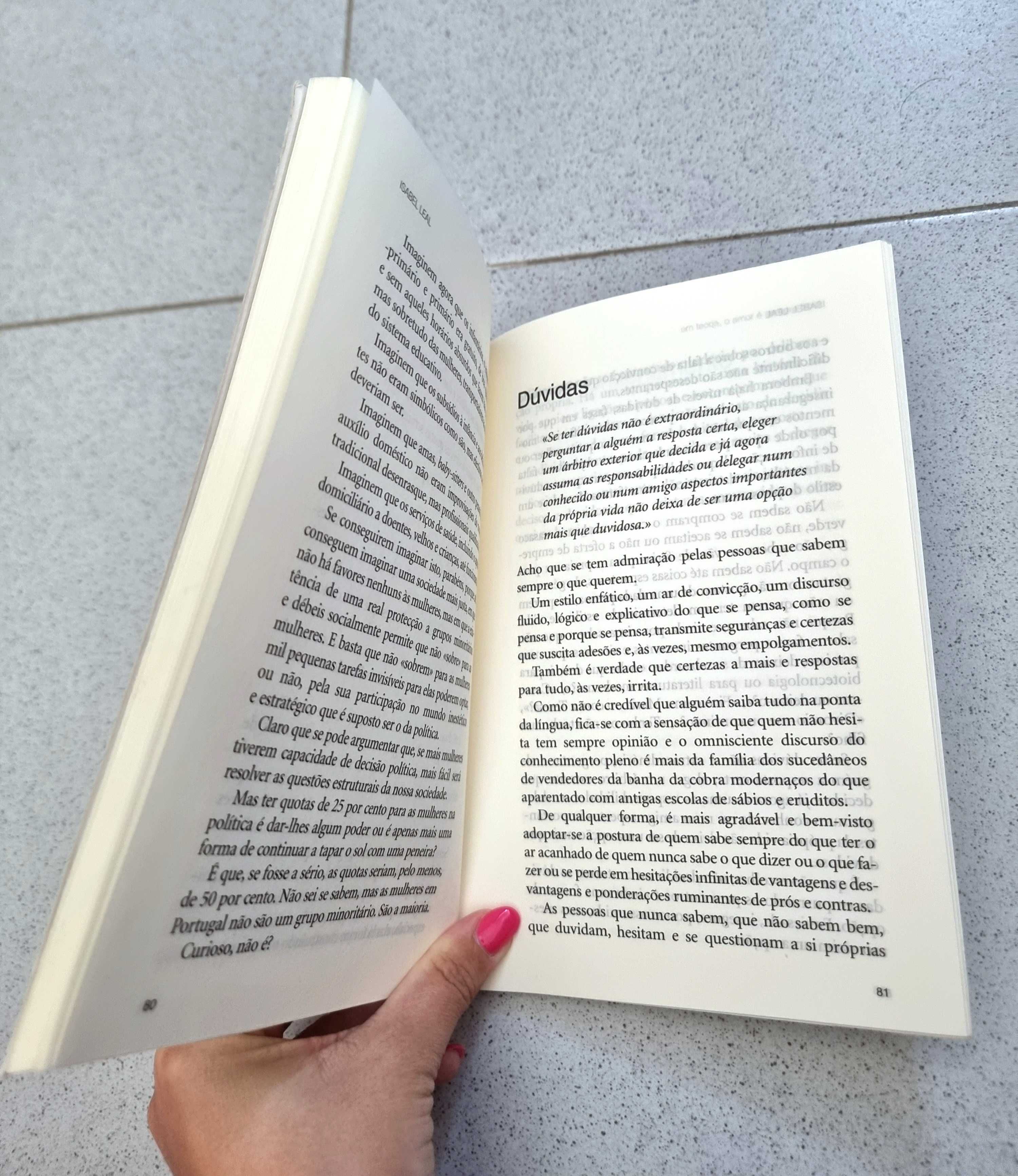 Livro "Em teoria, o amor é sempre bom" de Isabel Leal