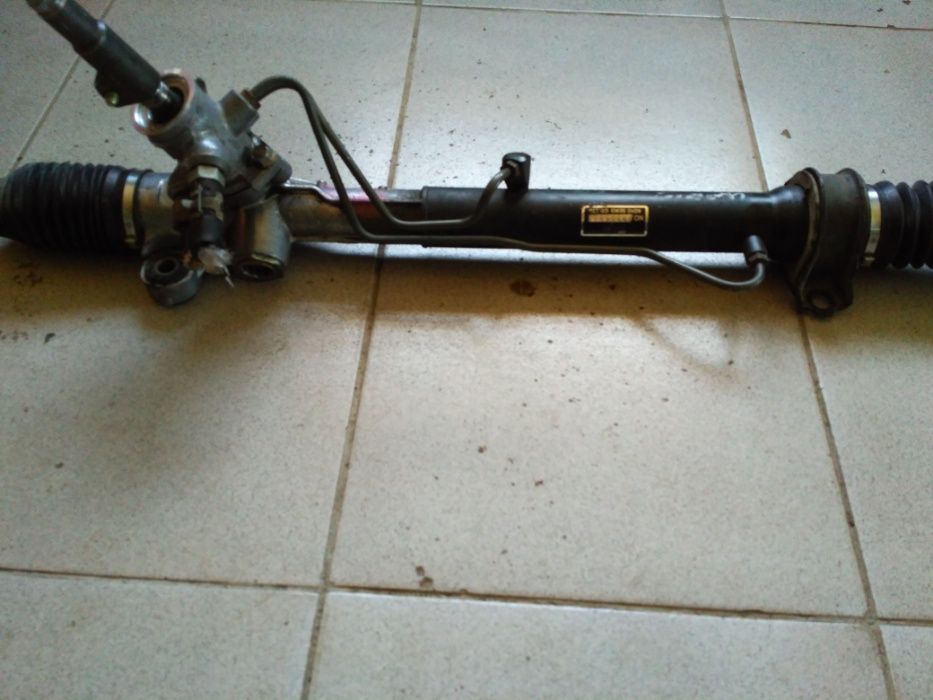 Рулевая рейка на Toyota Yaris , Corolla E 10 , E 110, Carina E, Rav-4