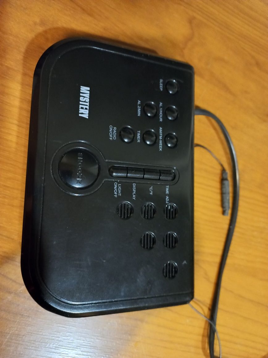 Радиобудильник, часы, FM- радио - Mystery MCR-66