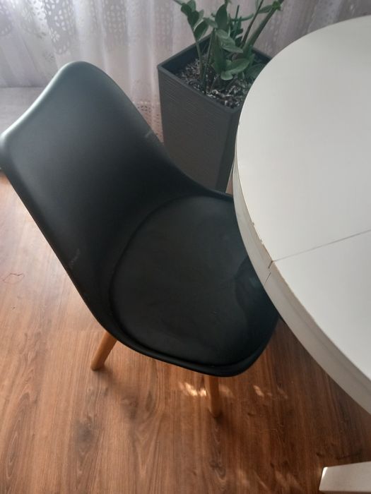 Stół  kuchenny  rozkładany