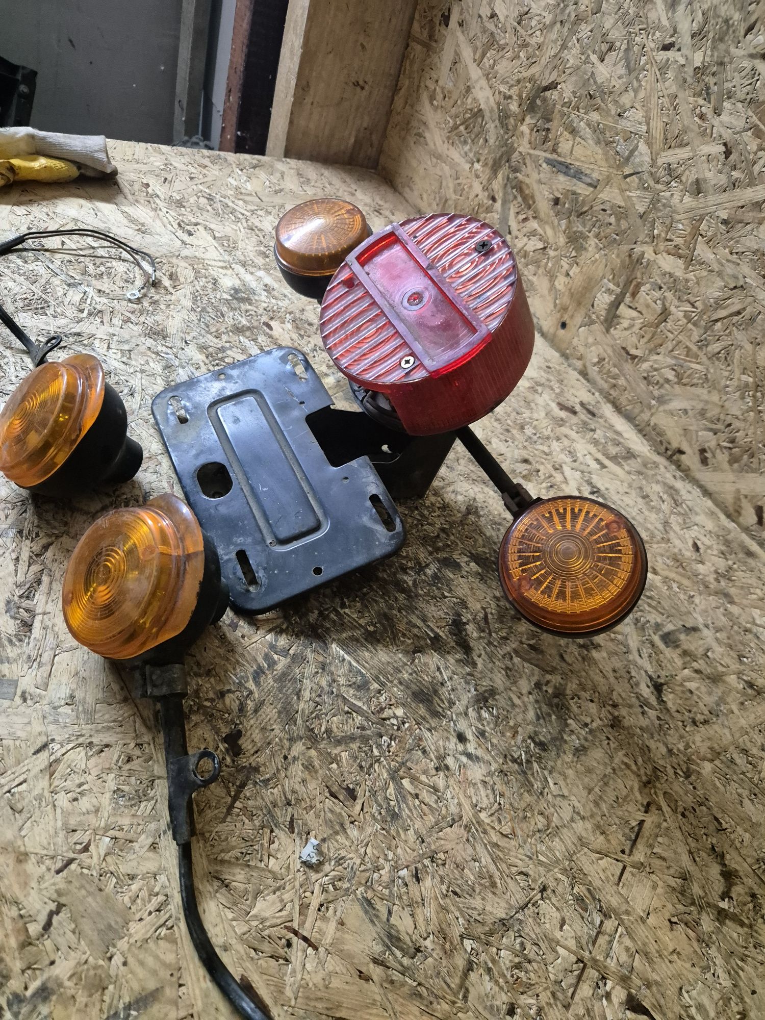 Mocowanie tablicy rejestracyjnej lampy kierunkowskazy mz etz 150