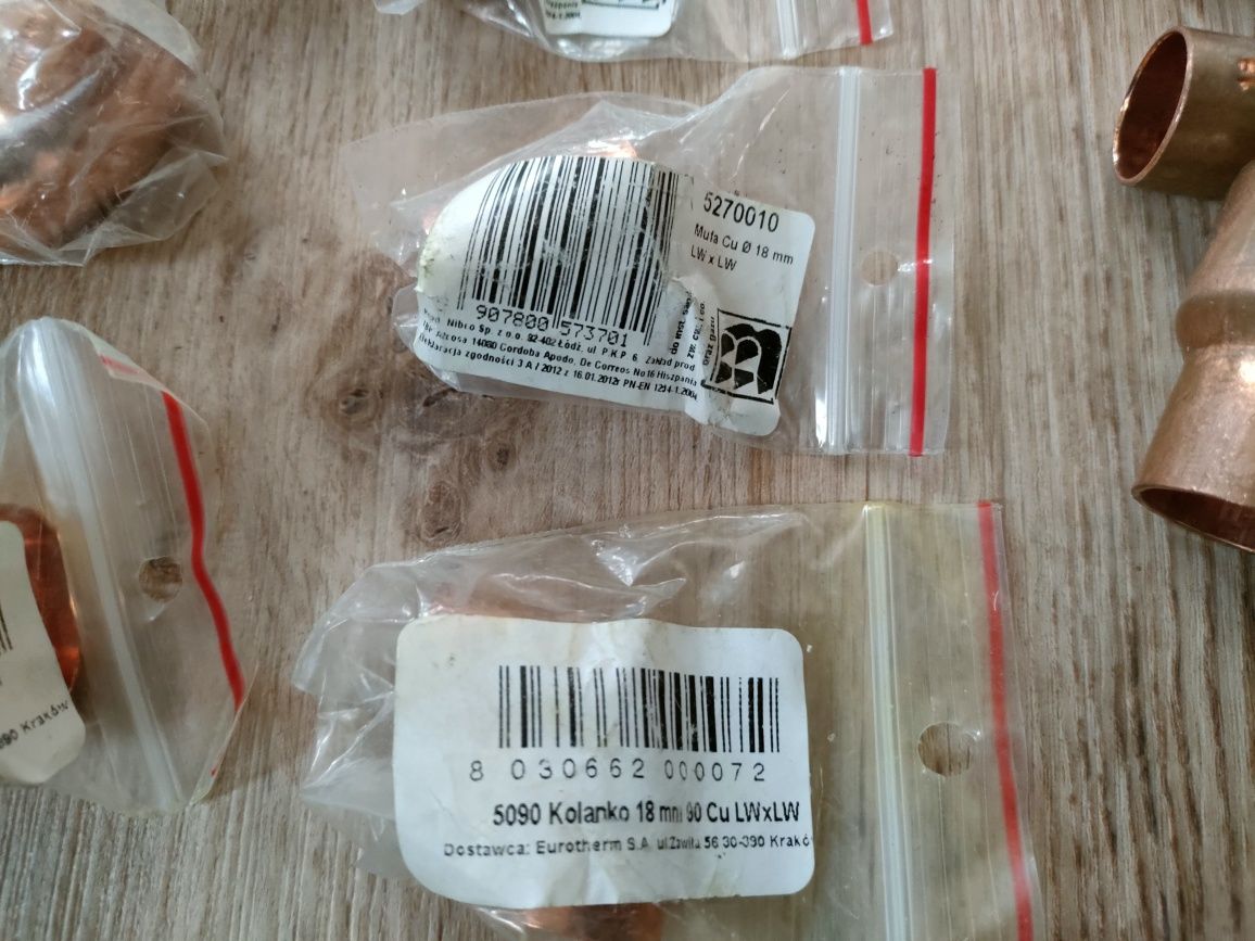 Kształtki miedziane rurki kolanka 18 mm różne