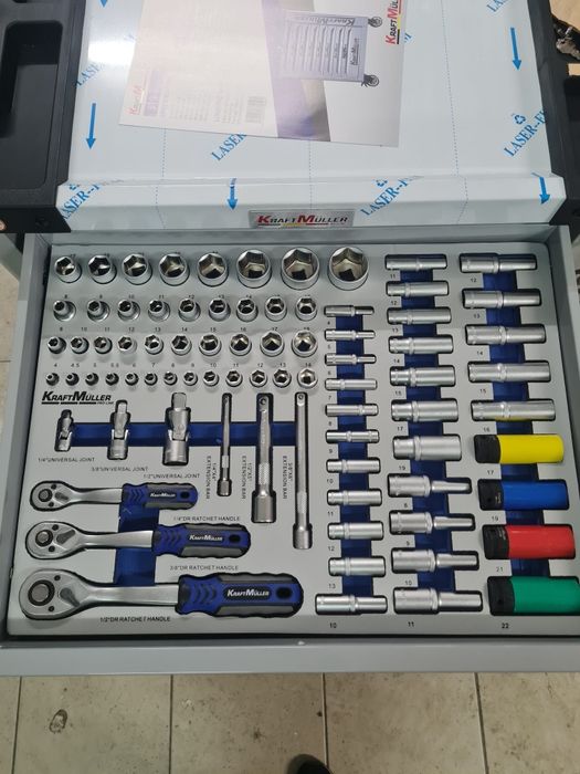 Carrinho de ferramenta de 8 gavetas vazio