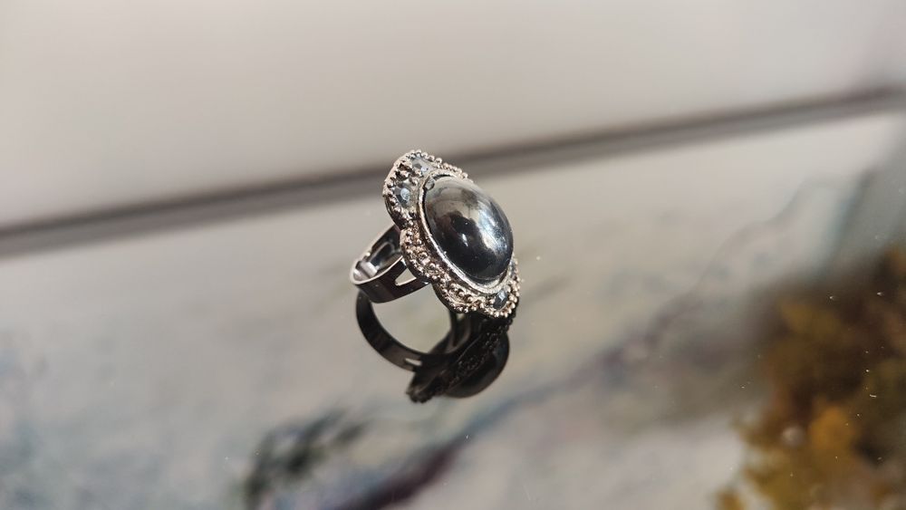 Pierścień sygnet czarny z kamieniem