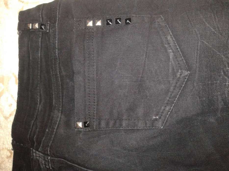 Женские джинсы черного цвета
