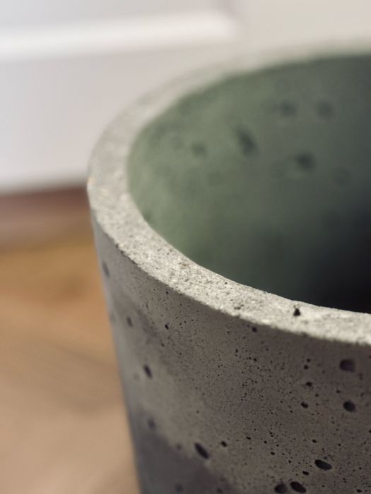 Betonowa donica osłonka ozdobna do ogrodu