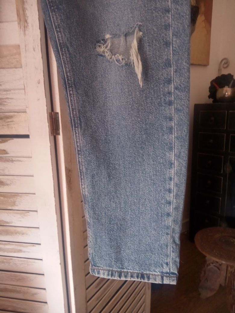 Spodnie jeans  42 reserwed