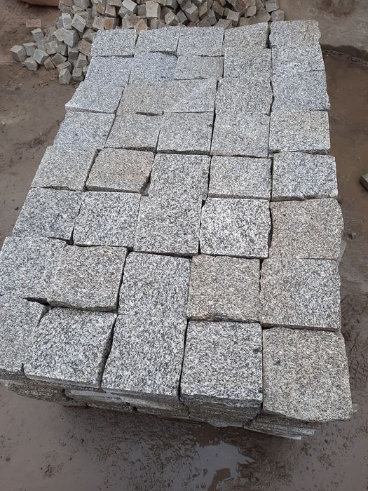 Płytki  granitowe elewacyjne 15/15/2 szaro - żółte