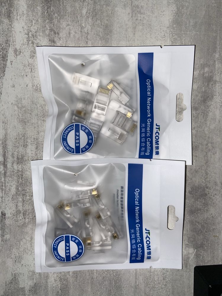 Конектор RJ45 / витая пара / для интернета
