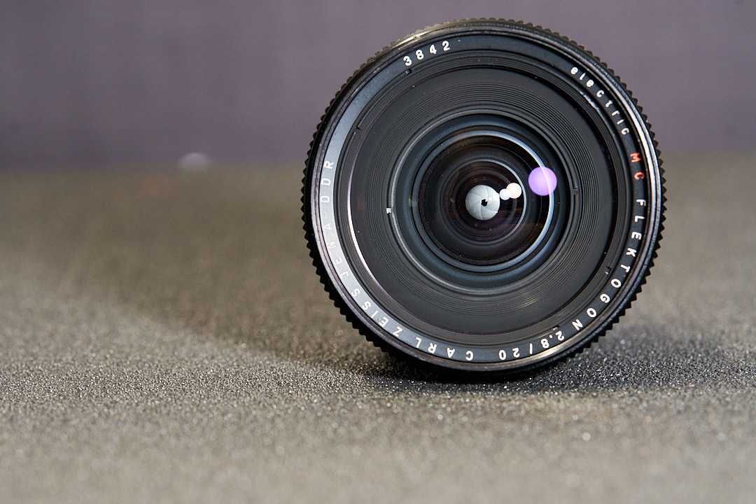 Carl Zeiss Jena Flektogon 20mm f 2.8 red MC M42