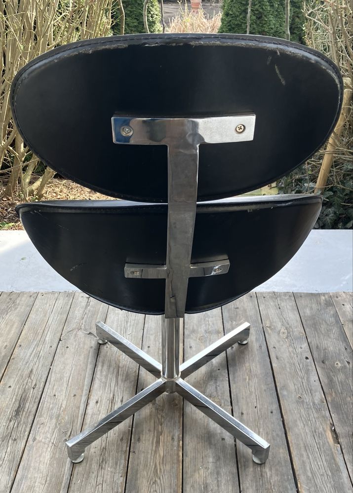 Dan Form curve lounge chair fotel