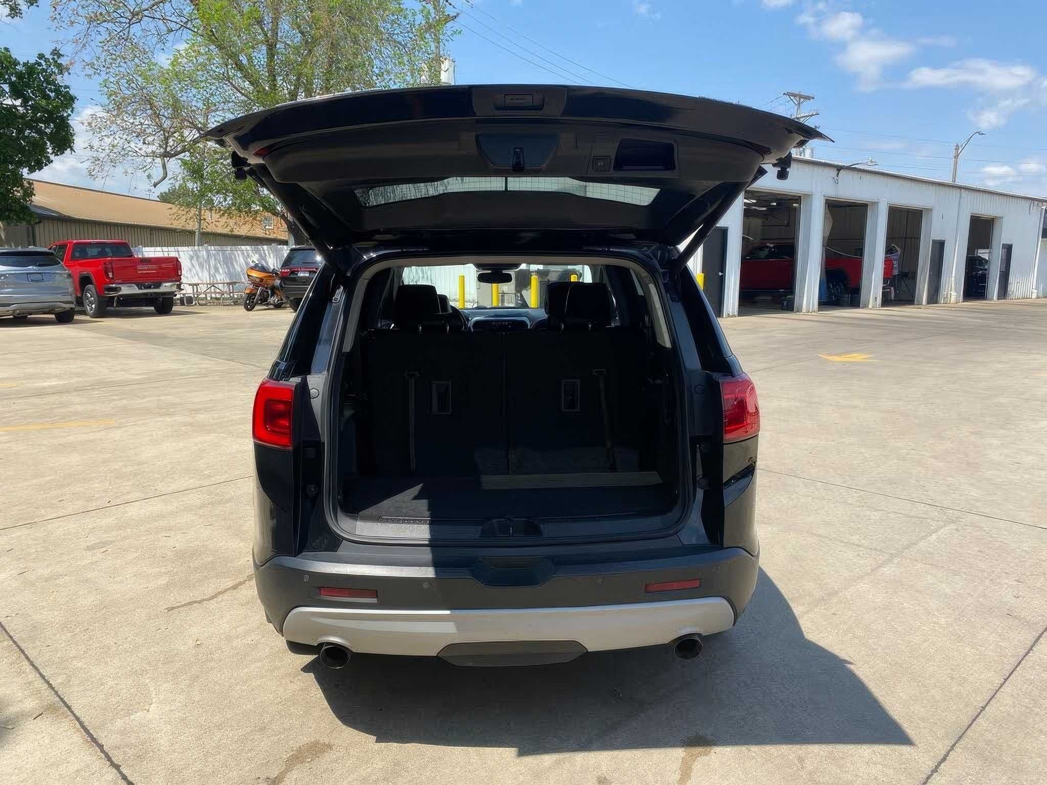 2019 GMC Acadia SLT-1