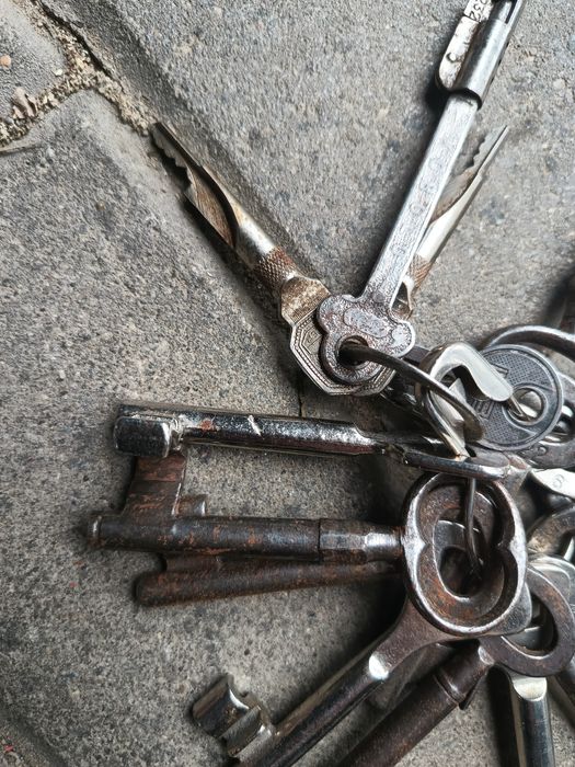 Klucze do drzwi starych