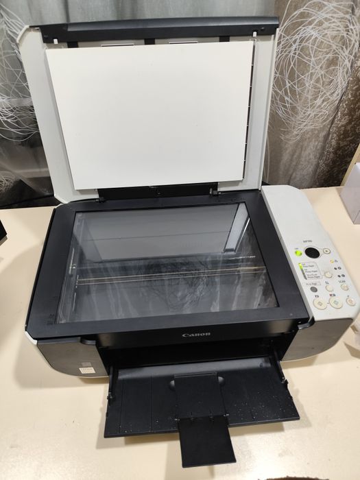 Продам принтер в гарному станi.