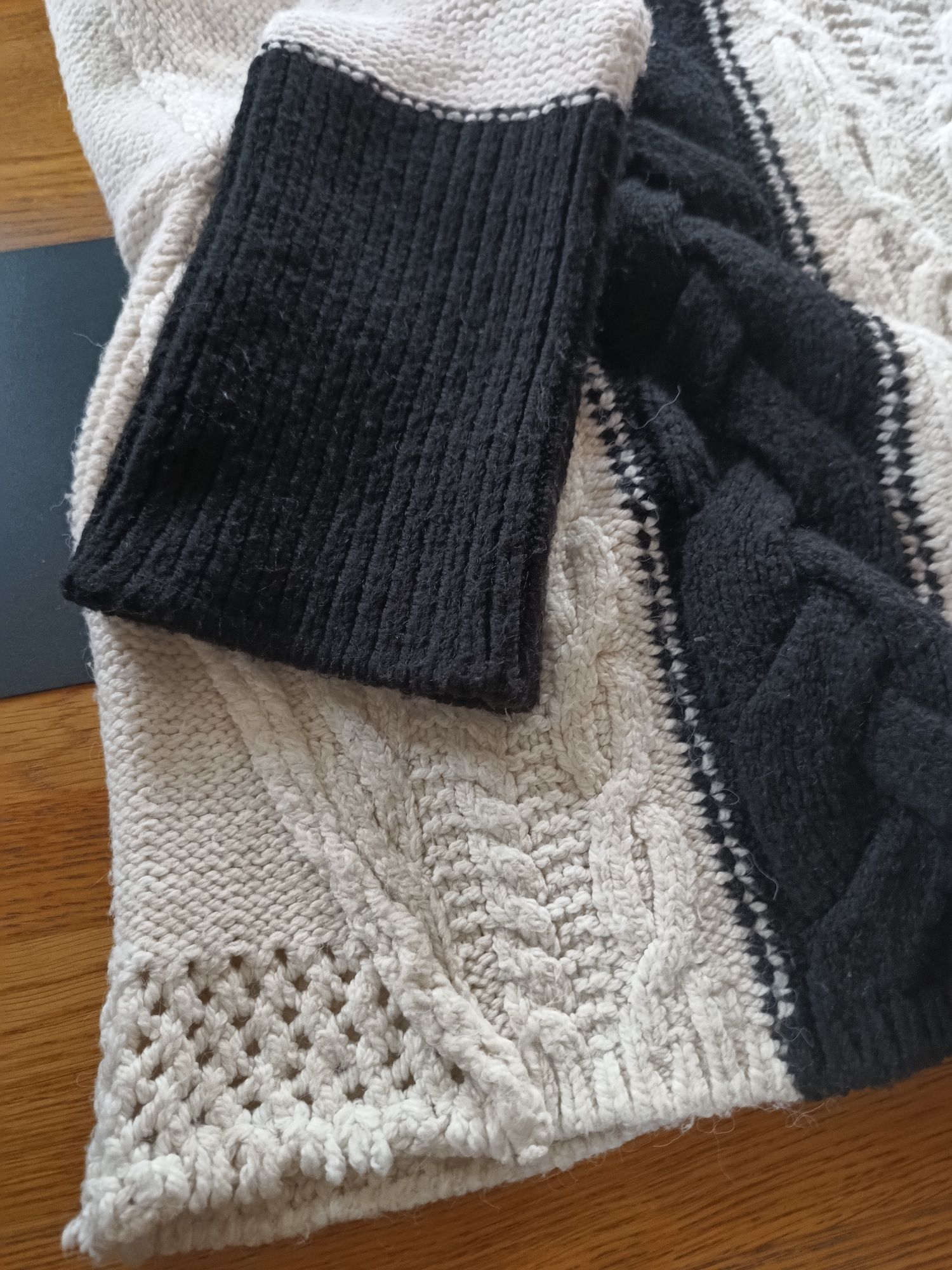 Ciepły sweter Reserved S warkocze sploty