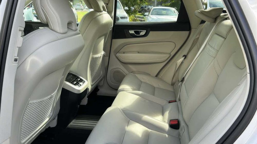 Volvo XC60 B5 Inscription      2022