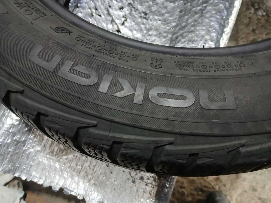 *Шини Nokian 215/60R17C. 2шт. Зима 2023р. (0542)