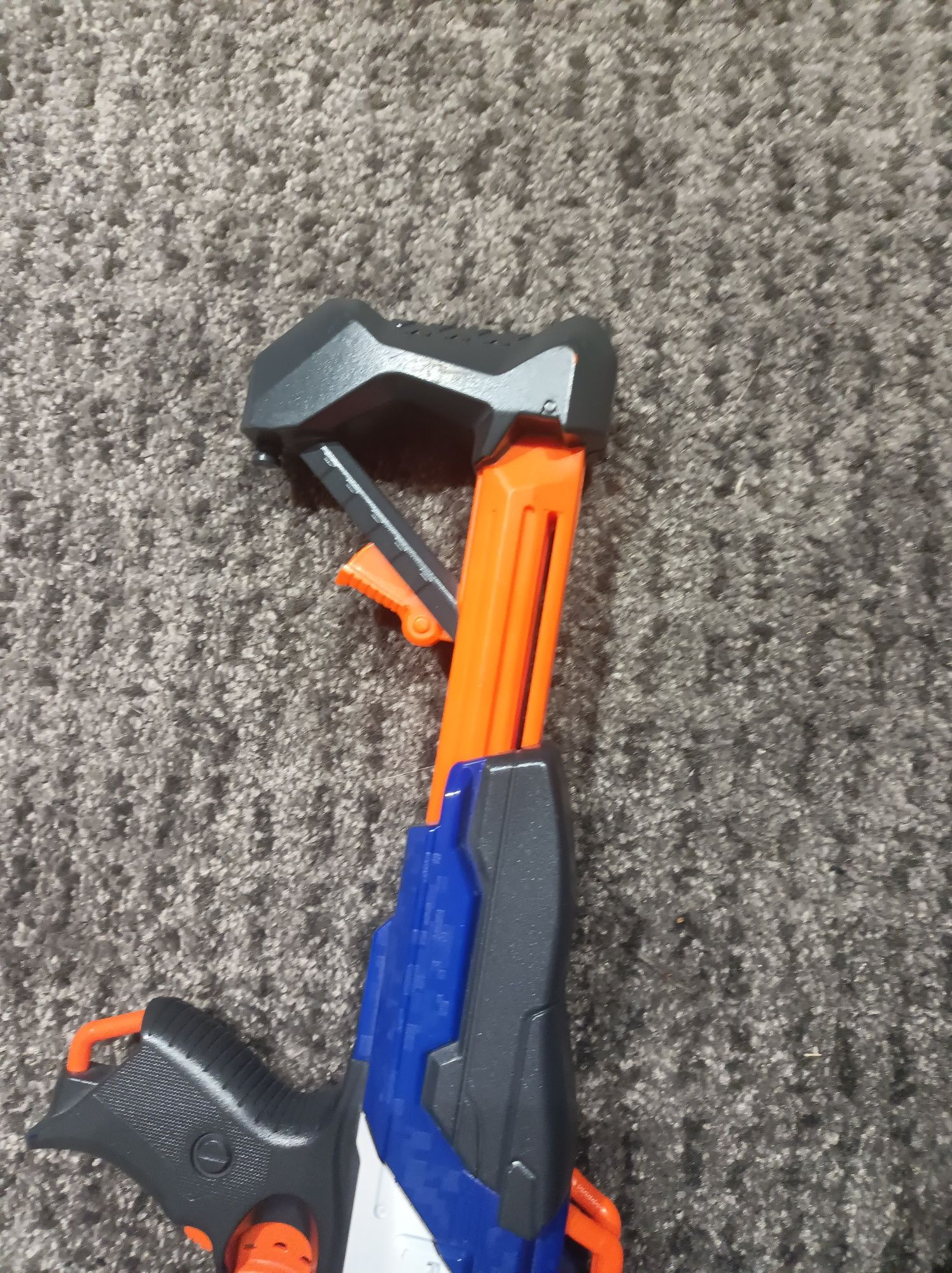 Sprzedam pistolet automatyczny nerf