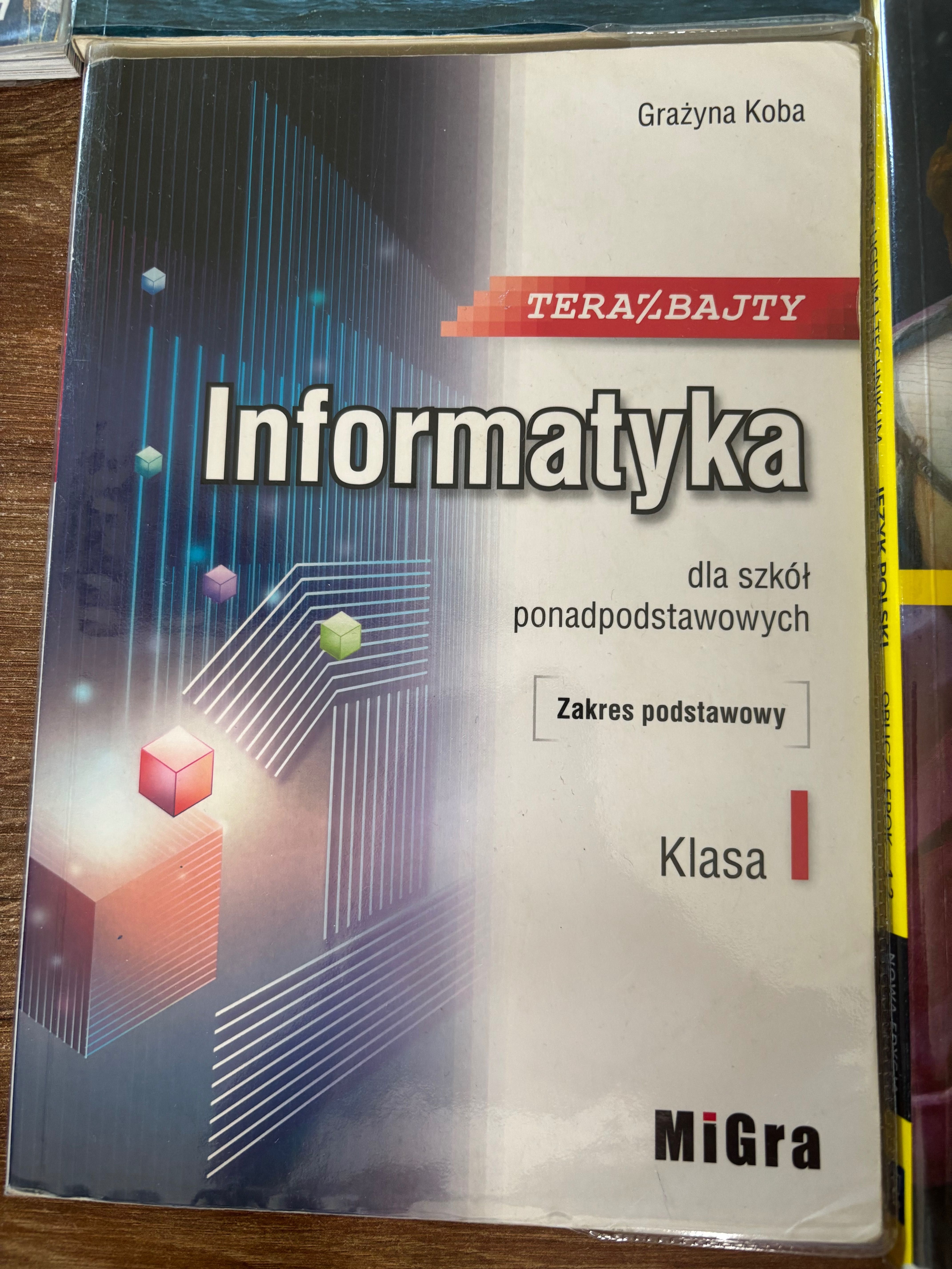Podręczniki do 1 klasy szkoły średniej - bdb stan