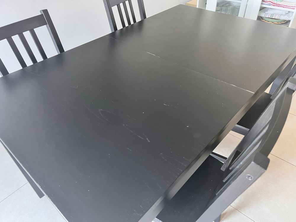 Mesa Bursta Ikea usada (com 4 cadeiras)