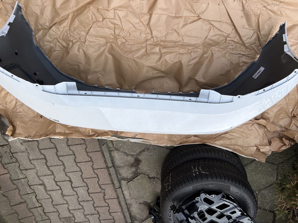 Zderzak przód VW Caddy 2K7 PDC radar ładny