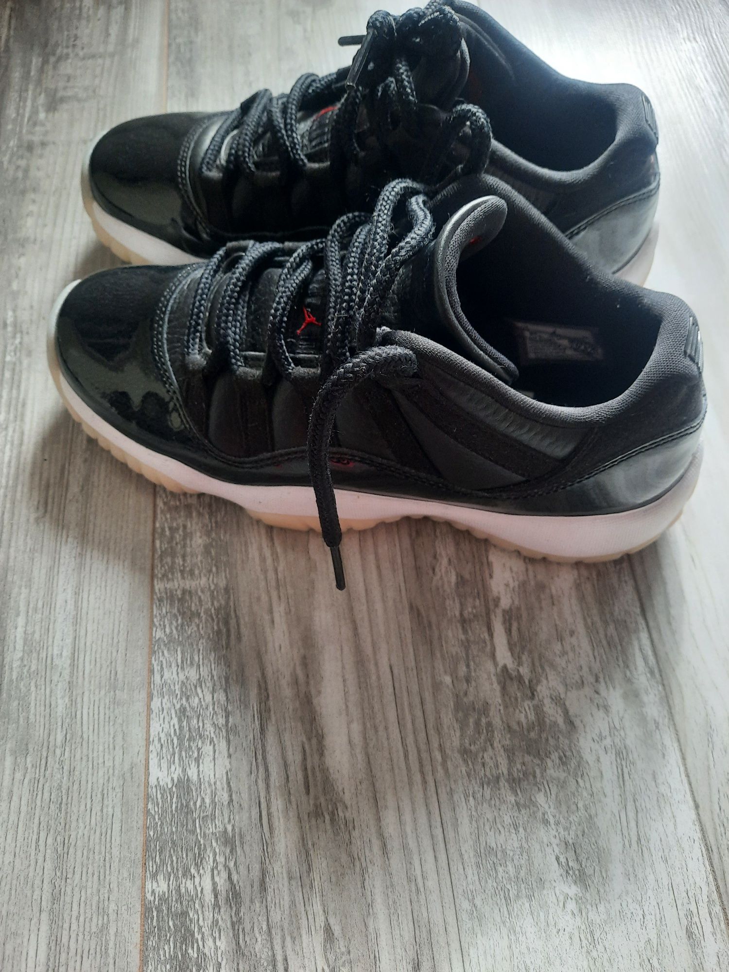 Air Jordan 11 Retro Low