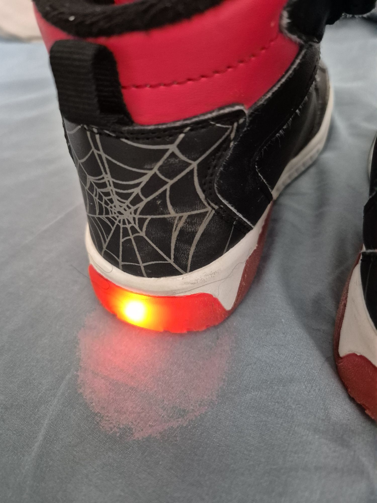 Buty chlopiece świecące