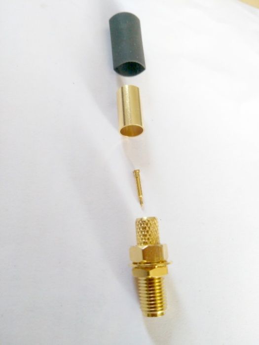Konektor RP-SMA gniazdo złocony H155 zaciskany