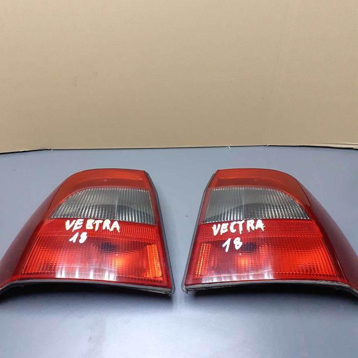 Lampy tylne Opel Vectra B sedan