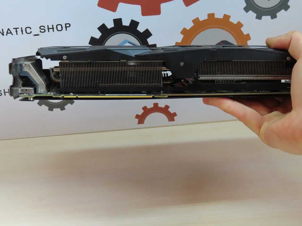 Видеокарта ASUS rog STRIX RX VEGA56 8GB