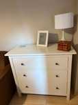 Biała komoda Hemnes z 3 szufladami. Ikea.