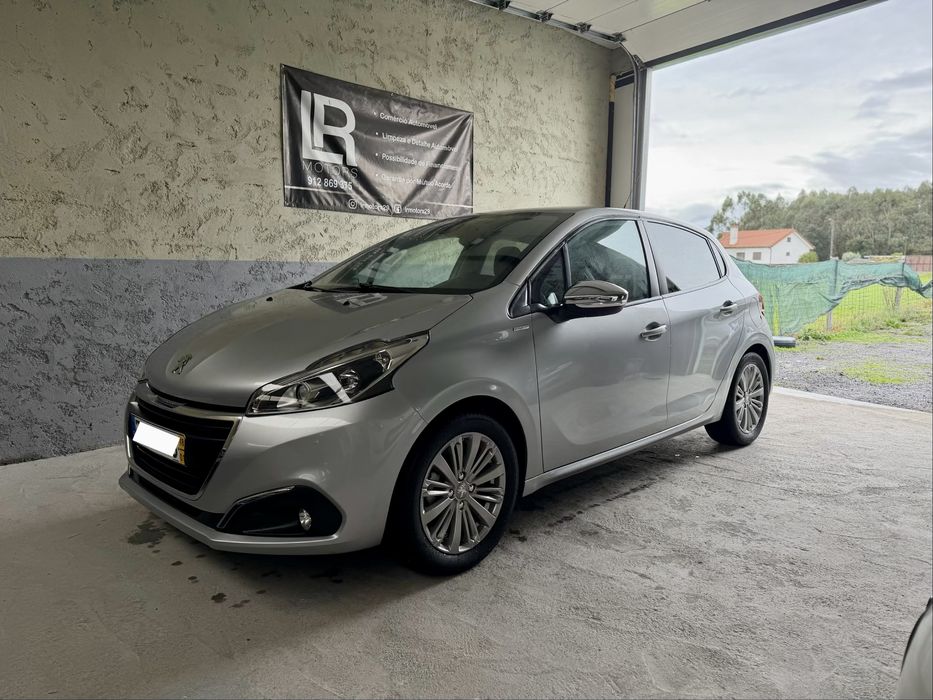 Peugeot 208 1.2 VTI Style - Desde 130€ Mês
