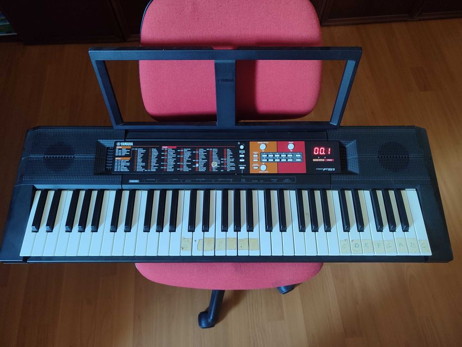 Piano Yamaha psr-f51